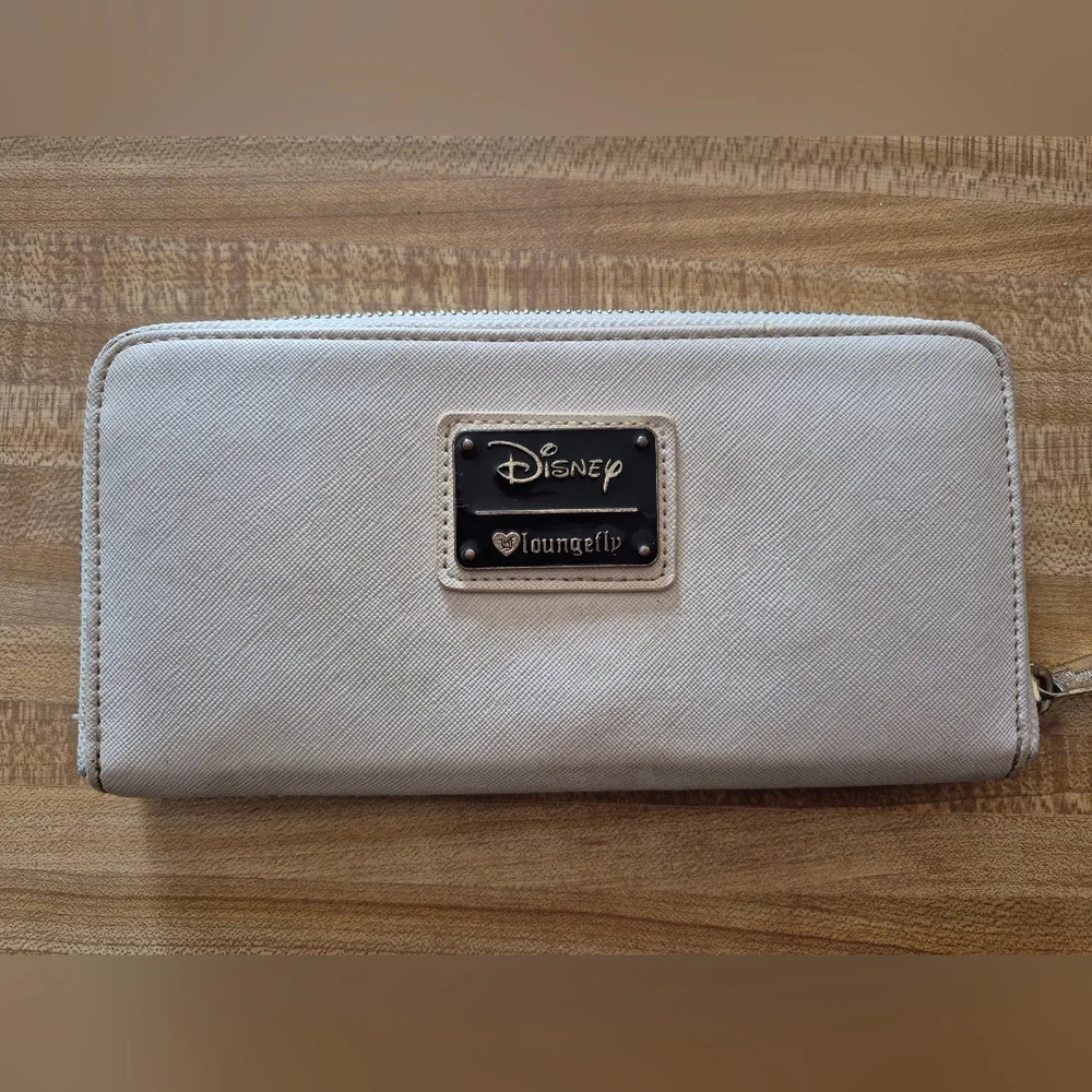 Wallet - Picture 2 of 5